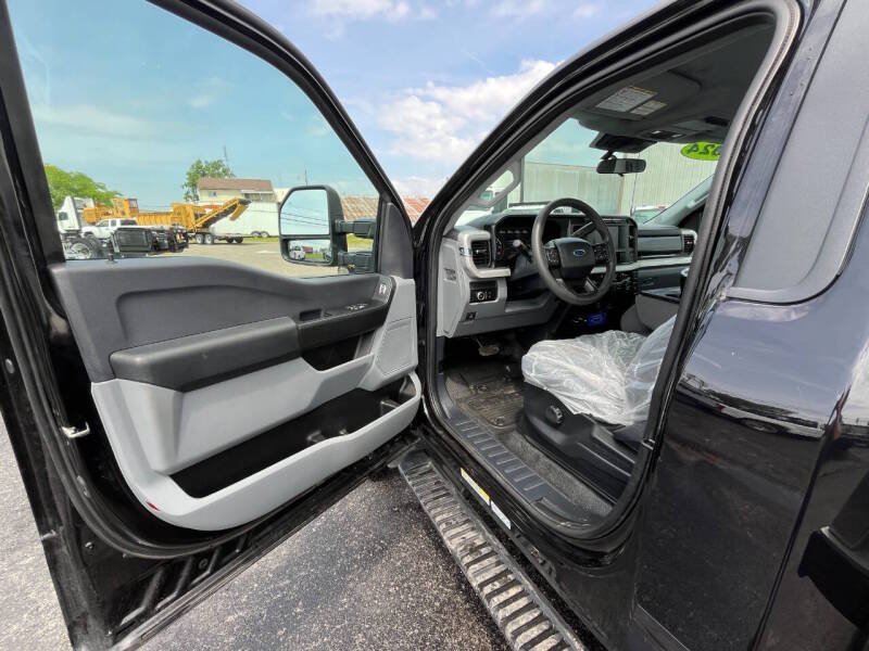 2024 Ford F-600 Super Duty Chassis Cab XL - Photo 10