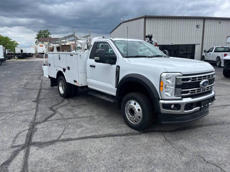 2023 Ford F-450 Super Duty Chassis Cab - Photo 4