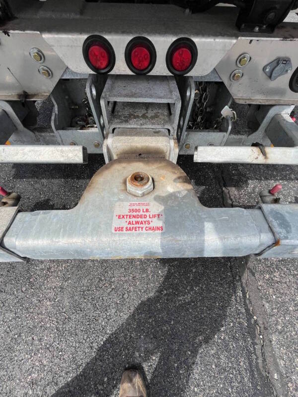 2024 Ford F-600 Super Duty Chassis Cab XL - Photo 8