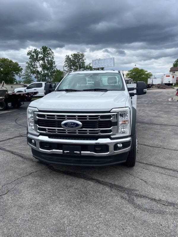 2023 Ford F-450 Super Duty Chassis Cab - Photo 3