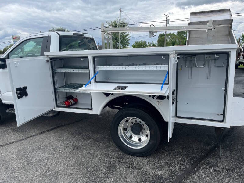 2023 Ford F-450 Super Duty Chassis Cab - Photo 9