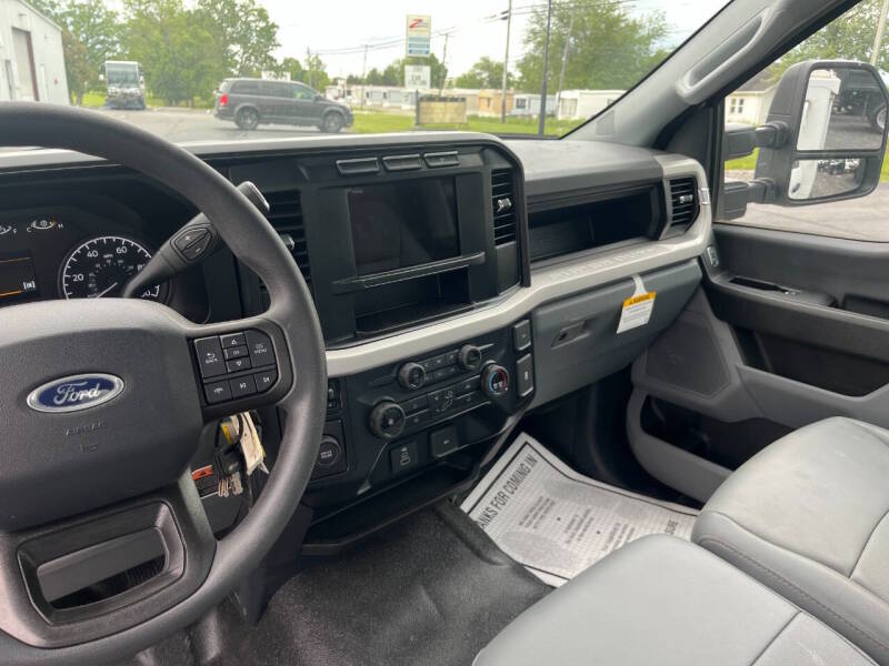 2023 Ford F-450 Super Duty Chassis Cab - Photo 15