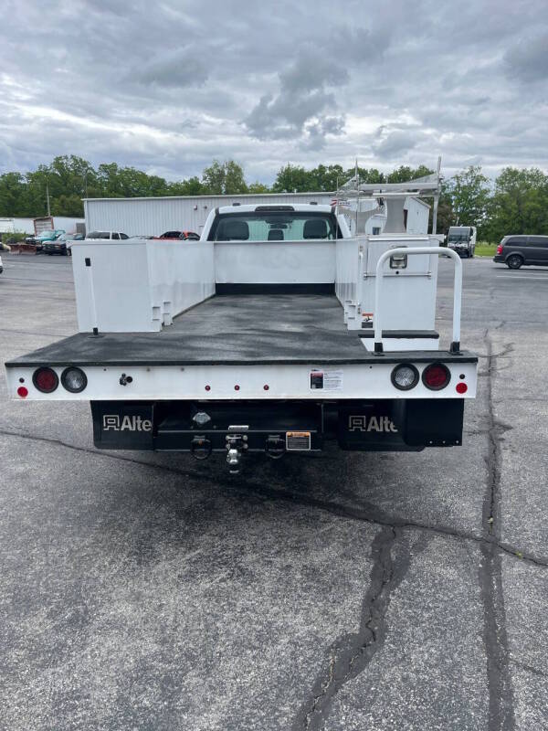 2023 Ford F-450 Super Duty Chassis Cab - Photo 7