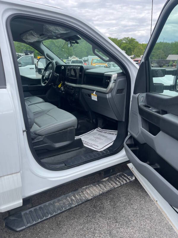 2023 Ford F-450 Super Duty Chassis Cab - Photo 13